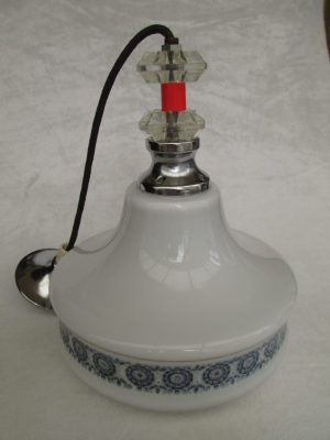 Lámpara con cenefa azul