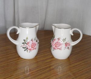 Pareja de jarritas San Claudio