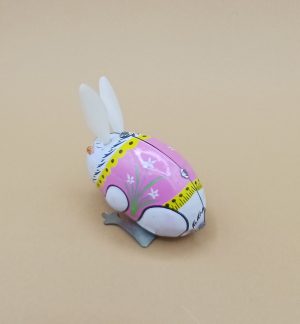 Conejo saltarín de hojalata