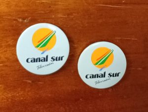 Chapas con logotipo antiguo Canal Sur