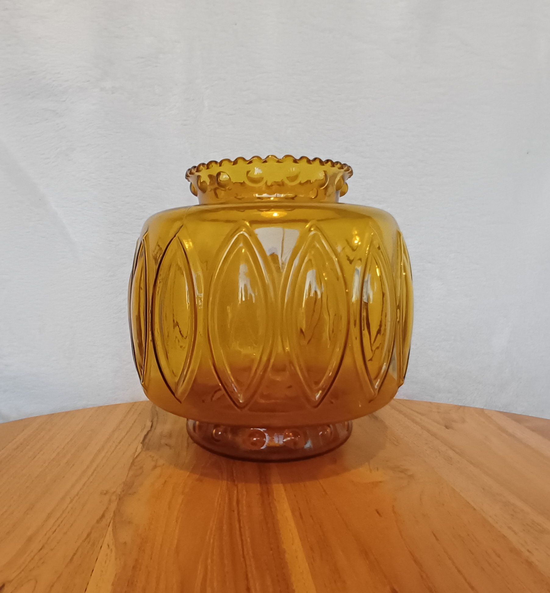 Tulipa de vidrio color ámbar